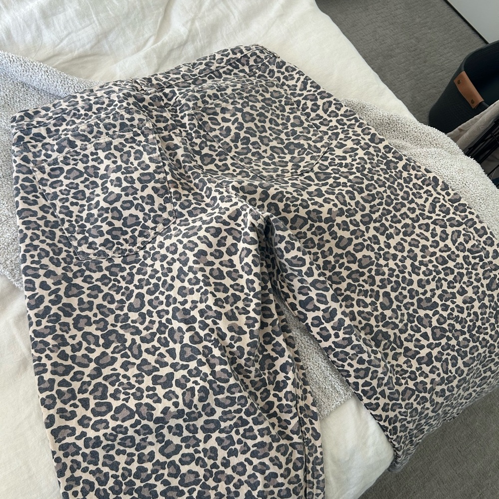 Abercrombie & Fitch Beige and Black Leopard Print Jeans - Picture 2 of 3